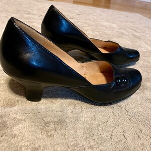 Sofft Women's Black Leather Heels. Sz 9 N. EUC! Low Heel.